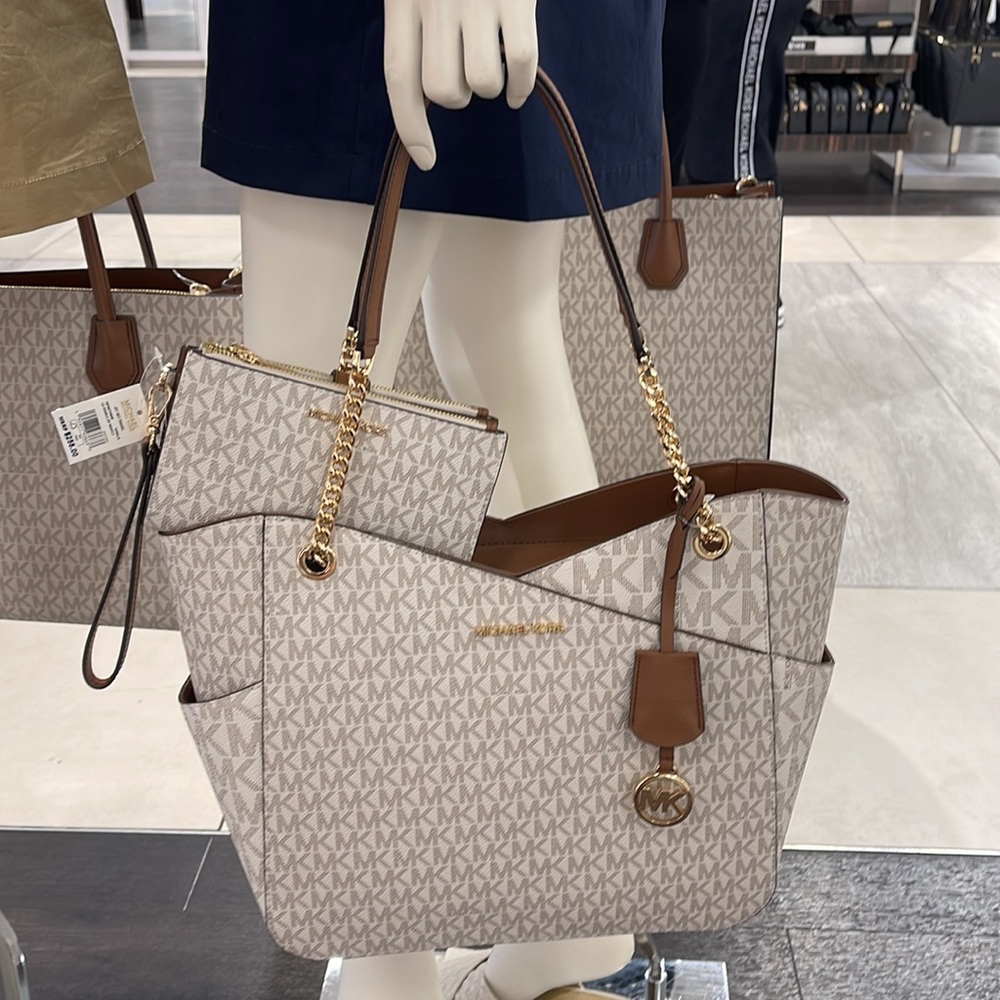 MICHAEL KORS LARGE X CHAIN SHOULDER TOTE 
& 
LARGE DOUBLE ZIP WALLET WRISTLET - Picture 3 of 16